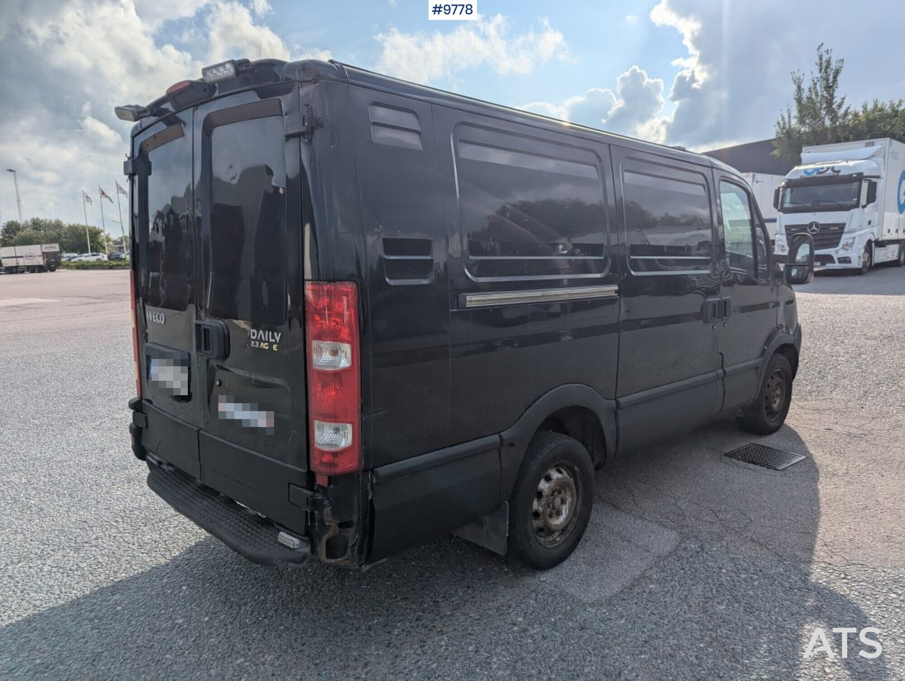 Box Truck Iveco Daily 29L12A V-300 - Panel van: picture 4 Box Truck Iveco Daily 29L12A V-300 - Panel van: picture 4