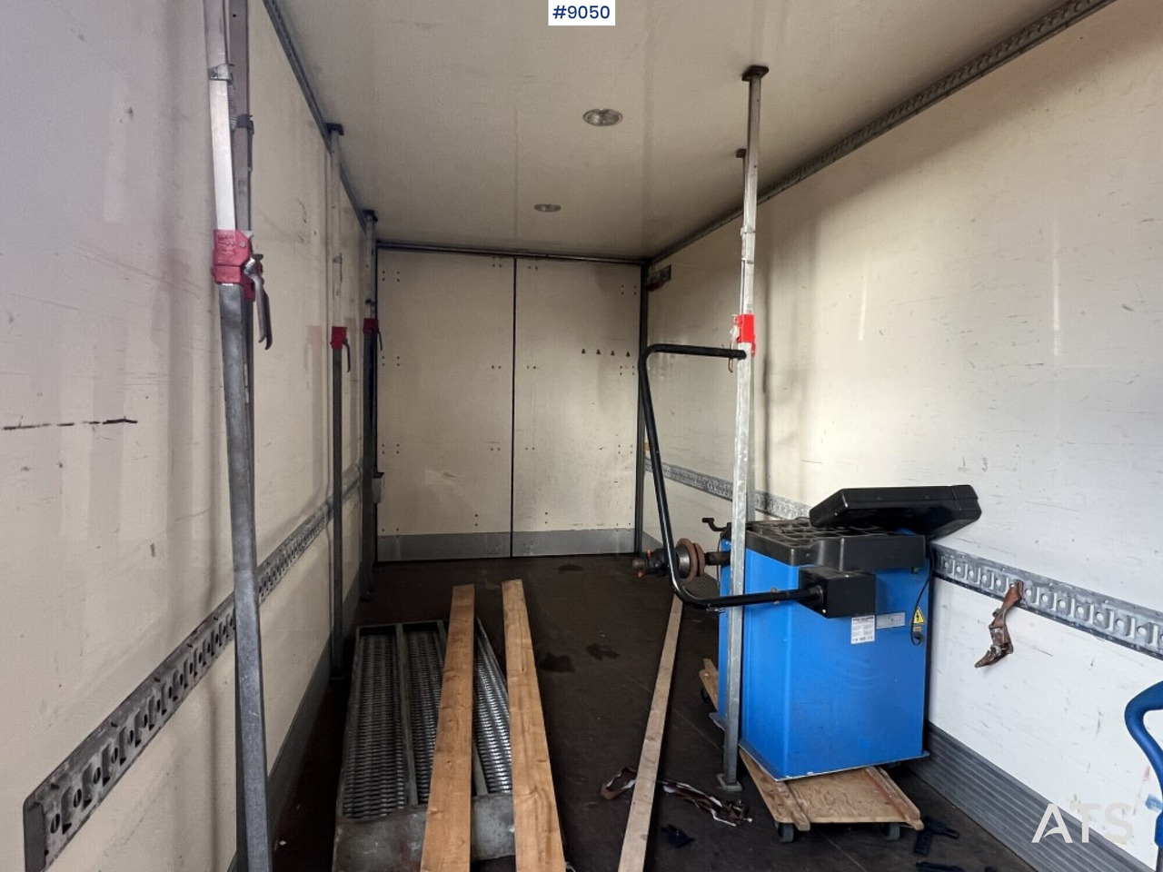 Box truck Volvo FM9 4X2 - Box truck: picture 5 Box truck Volvo FM9 4X2 - Box truck: picture 5