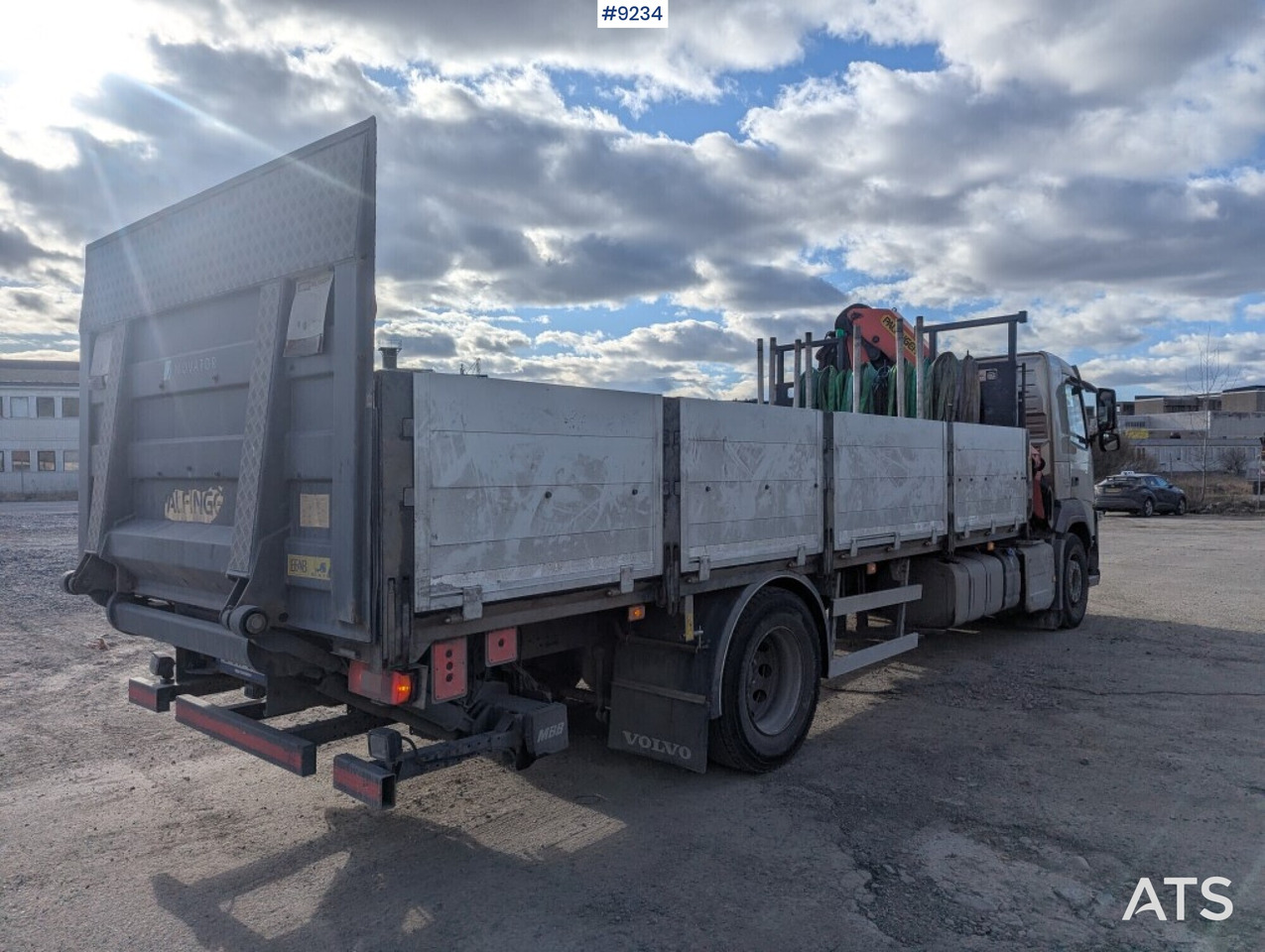Lease a Crane Truck Volvo FM 330 4X2 with tail lift Crane Truck Volvo FM 330 4X2 with tail lift: picture 17 Lease a Crane Truck Volvo FM 330 4X2 with tail lift Crane Truck Volvo FM 330 4X2 with tail lift: picture 17