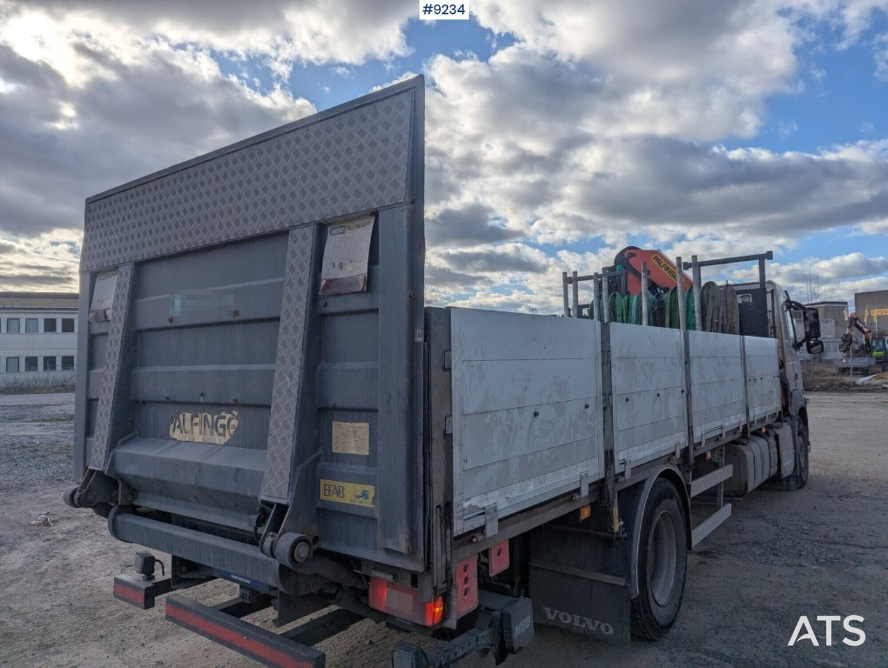 Lease a Crane Truck Volvo FM 330 4X2 with tail lift Crane Truck Volvo FM 330 4X2 with tail lift: picture 7 Lease a Crane Truck Volvo FM 330 4X2 with tail lift Crane Truck Volvo FM 330 4X2 with tail lift: picture 7