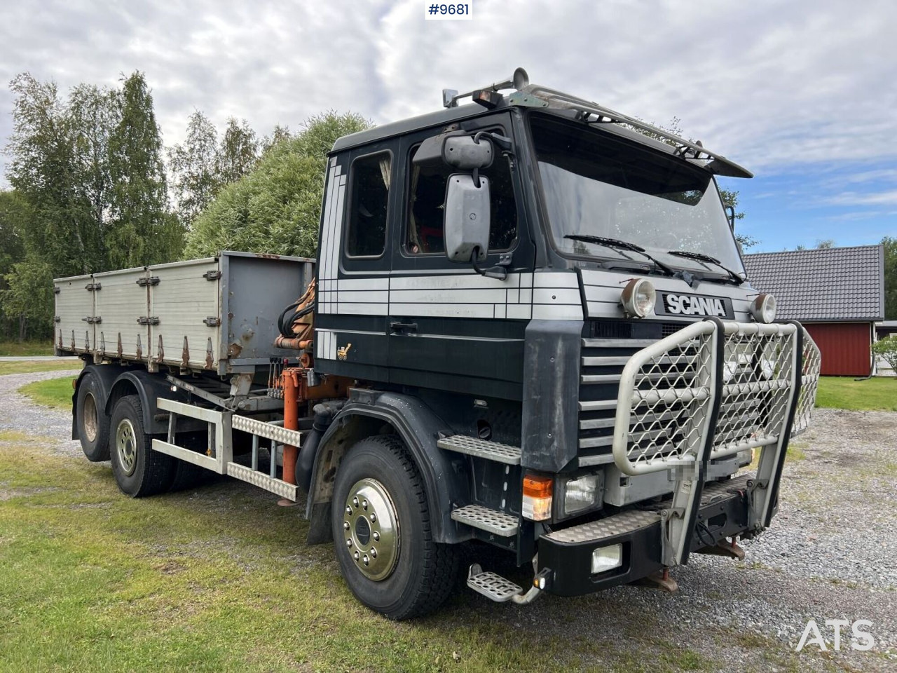 Scania R93 HL 6X2 with Hiab crane and plow mount - Dropside/ Flatbed truck, Crane truck: picture 2 Scania R93 HL 6X2 with Hiab crane and plow mount - Dropside/ Flatbed truck, Crane truck: picture 2