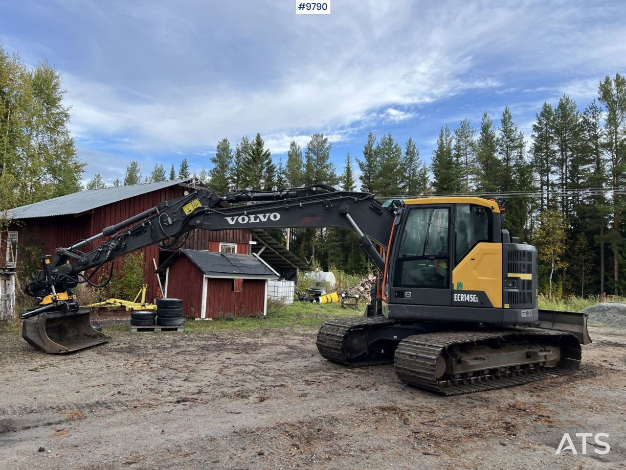 VOLVO ECR145 EL Excavator with attachments - Crawler excavator: picture 1 VOLVO ECR145 EL Excavator with attachments - Crawler excavator: picture 1