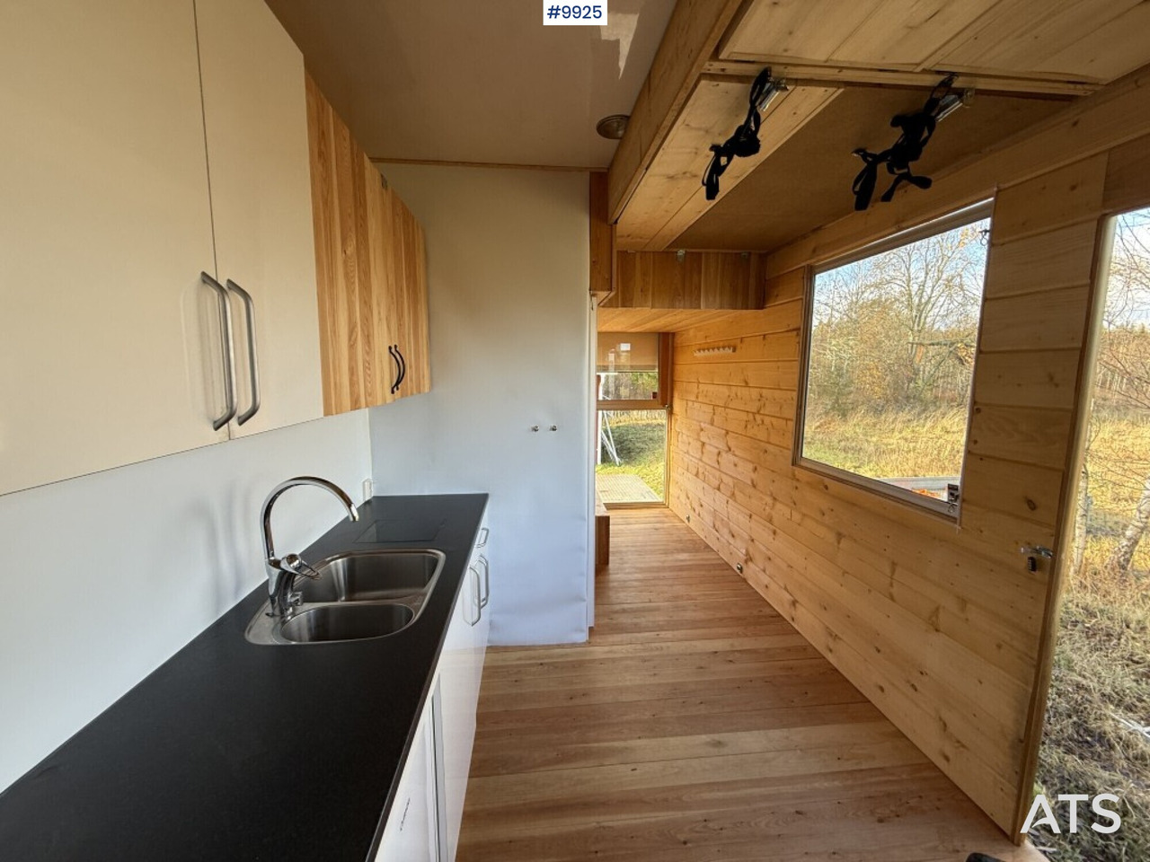 Box truck, Camper Volvo FM9 4X2 Recreational Vehicle (RV): picture 24