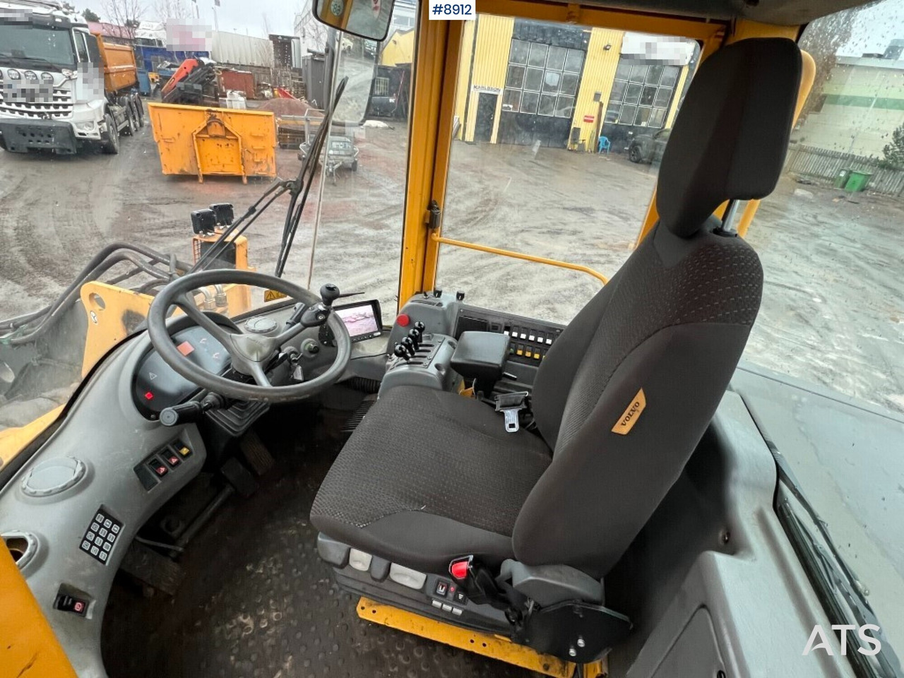 Wheel loader - Volvo L110E - Wheel loader: picture 5 Wheel loader - Volvo L110E - Wheel loader: picture 5