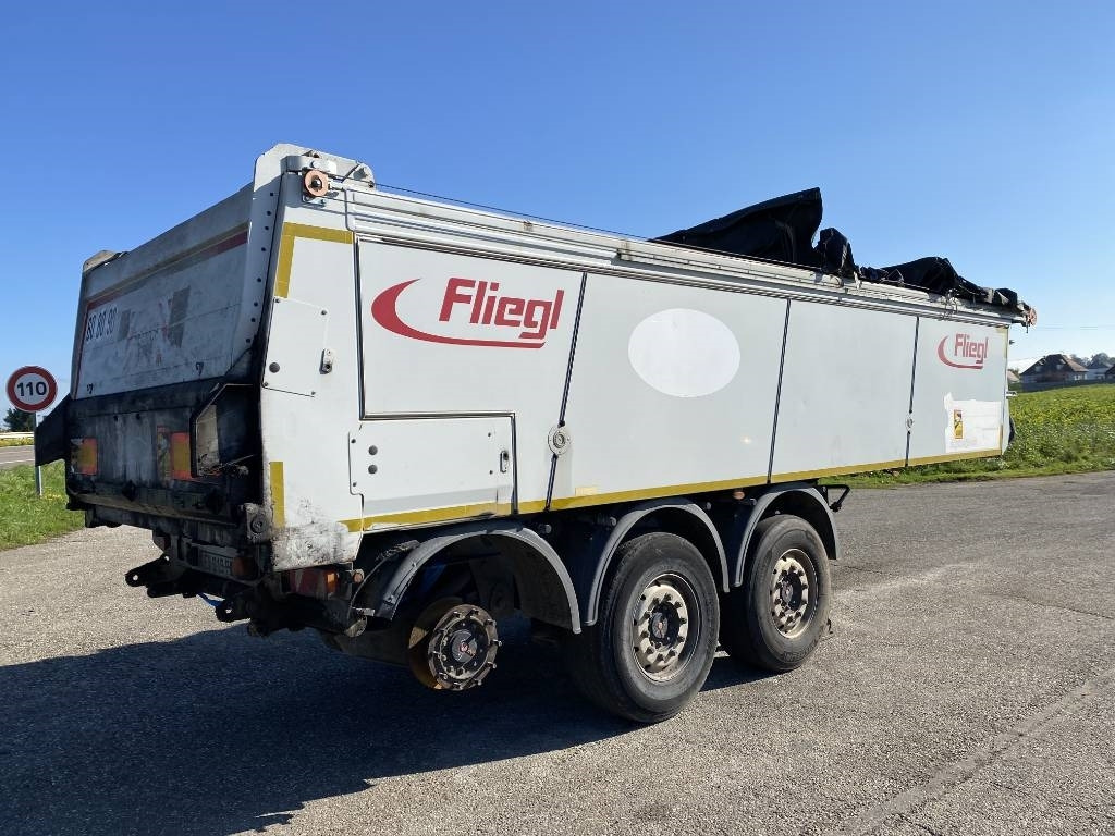 Fliegl THERMO ASS372/Asphalt-Profi endommagée - Walking floor semi-trailer: picture 4 Fliegl THERMO ASS372/Asphalt-Profi endommagée - Walking floor semi-trailer: picture 4