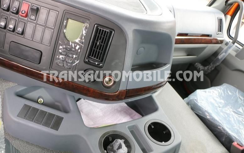 Sinotruk HOWO 6X6 ALL-WHEEL DRIVE - Tractor unit: picture 4 Sinotruk HOWO 6X6 ALL-WHEEL DRIVE - Tractor unit: picture 4