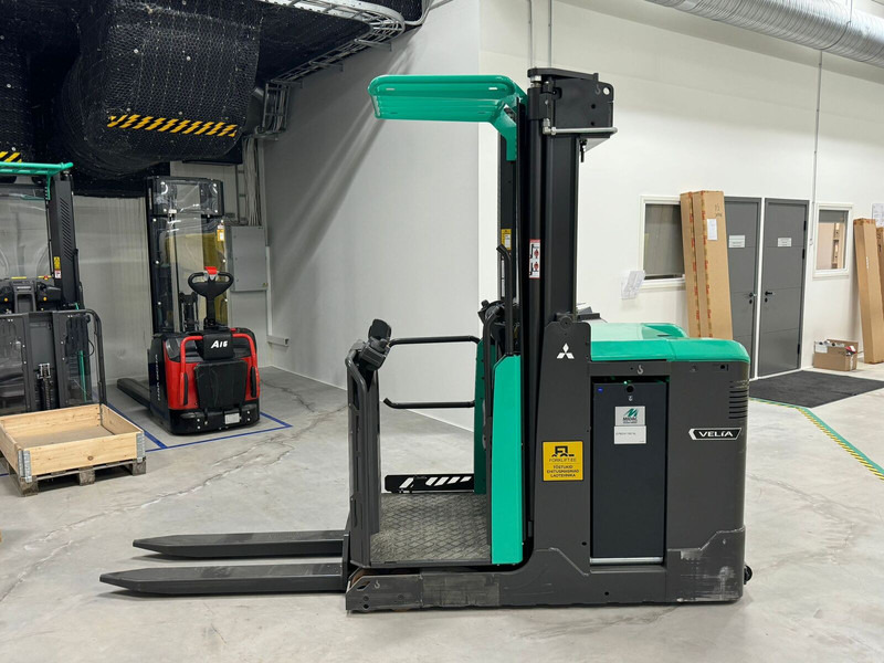 Mitsubishi OPBM10P - Order picker: picture 4 Mitsubishi OPBM10P - Order picker: picture 4