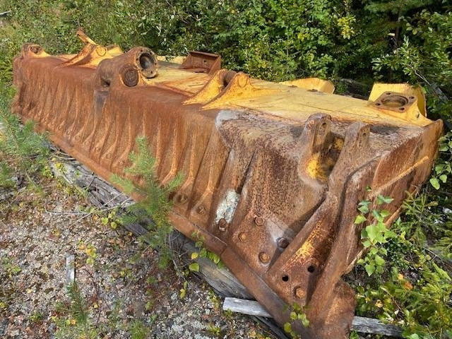 Komatsu D 155 AX - Blade: picture 2 Komatsu D 155 AX - Blade: picture 2