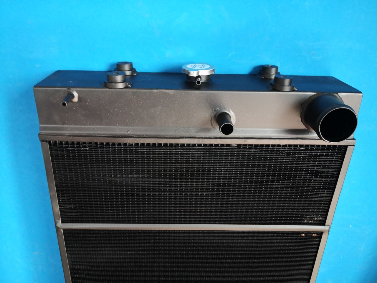 RADIATORE KOMATSU D65EX-15EO - Radiator: picture 3 RADIATORE KOMATSU D65EX-15EO - Radiator: picture 3