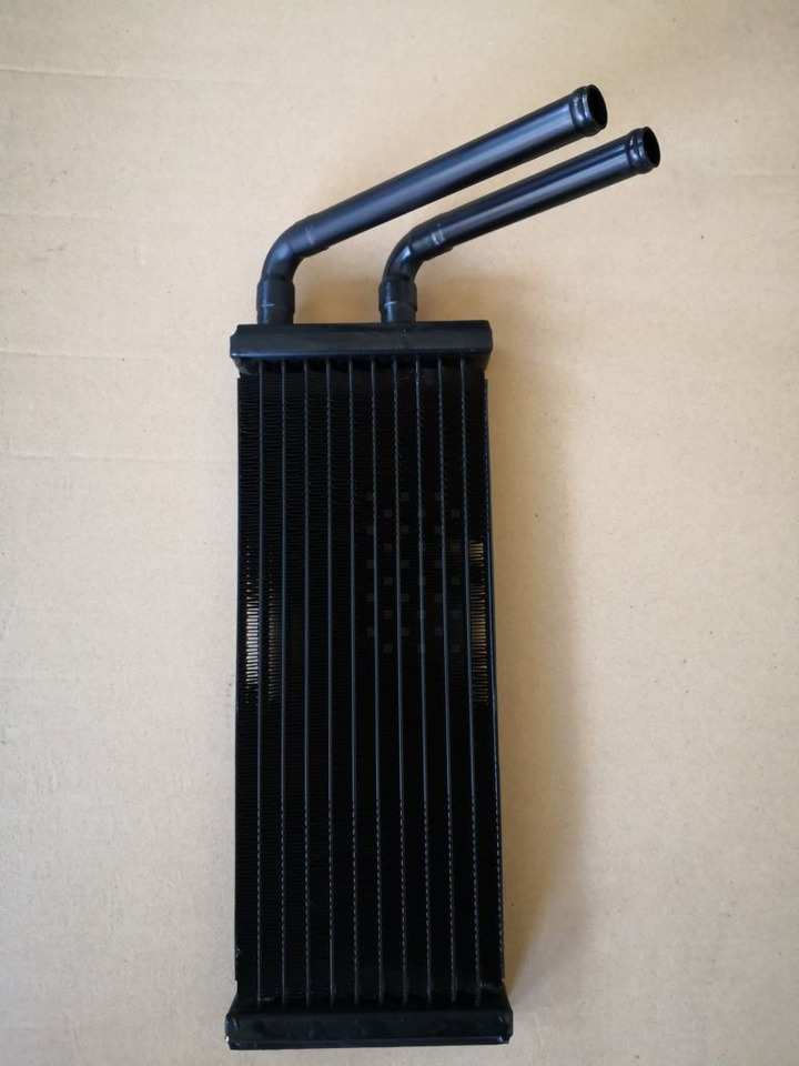 RADIATORE RISCALDAMENTO New Holland Kobelco E215C SK210-9 - Radiator: picture 1 RADIATORE RISCALDAMENTO New Holland Kobelco E215C SK210-9 - Radiator: picture 1