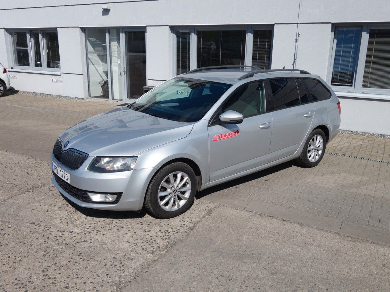 Škoda Octavia Combi Ambition 1,6 TDI, DSG, Navi, Clima - Station wagon: picture 2 Škoda Octavia Combi Ambition 1,6 TDI, DSG, Navi, Clima - Station wagon: picture 2