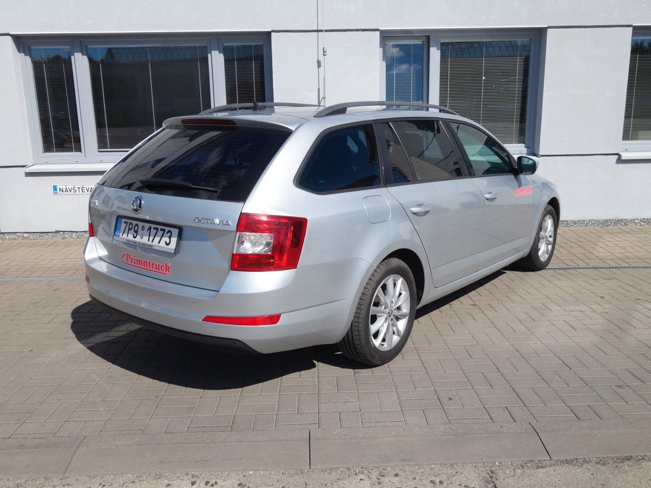 Škoda Octavia Combi Ambition 1,6 TDI, DSG, Navi, Clima - Station wagon: picture 5 Škoda Octavia Combi Ambition 1,6 TDI, DSG, Navi, Clima - Station wagon: picture 5