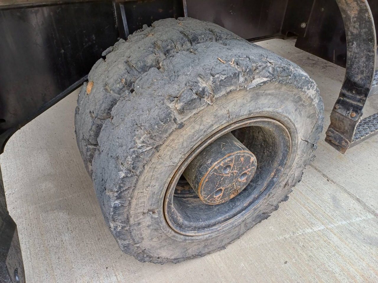 Waste/ Industry handler CAT MH3024: picture 15