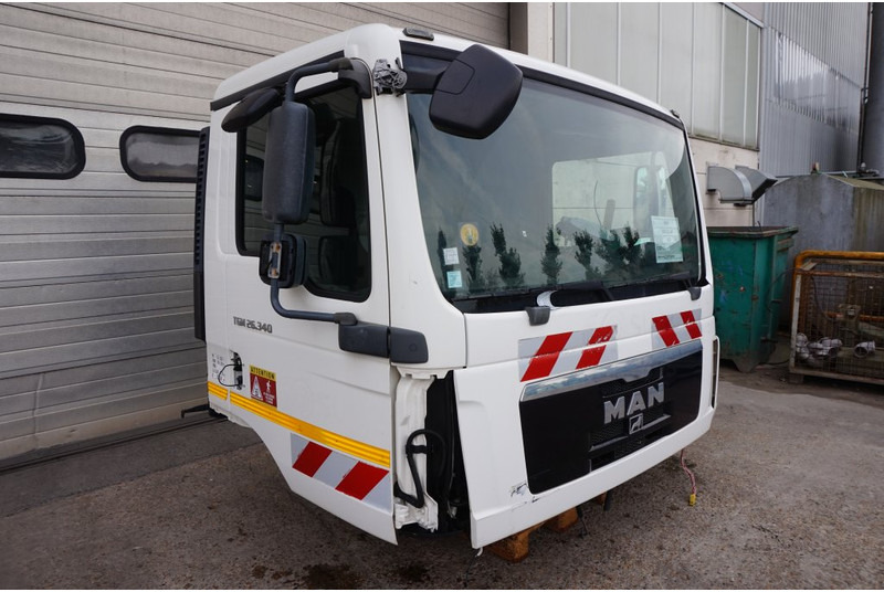 MAN F99L10 TGM 6 CYL 81.60000-7786 - Cab and interior for Truck: picture 2 MAN F99L10 TGM 6 CYL 81.60000-7786 - Cab and interior for Truck: picture 2