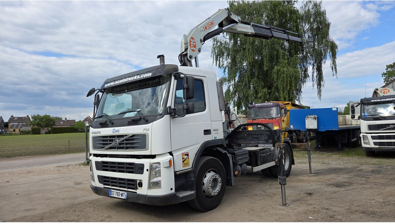 VOLVO FM 360 4X2 EURO 3 TRACTOR UNIT CRANE PM 20T MANUAL GEARBOX - Tractor unit: picture 1 VOLVO FM 360 4X2 EURO 3 TRACTOR UNIT CRANE PM 20T MANUAL GEARBOX - Tractor unit: picture 1