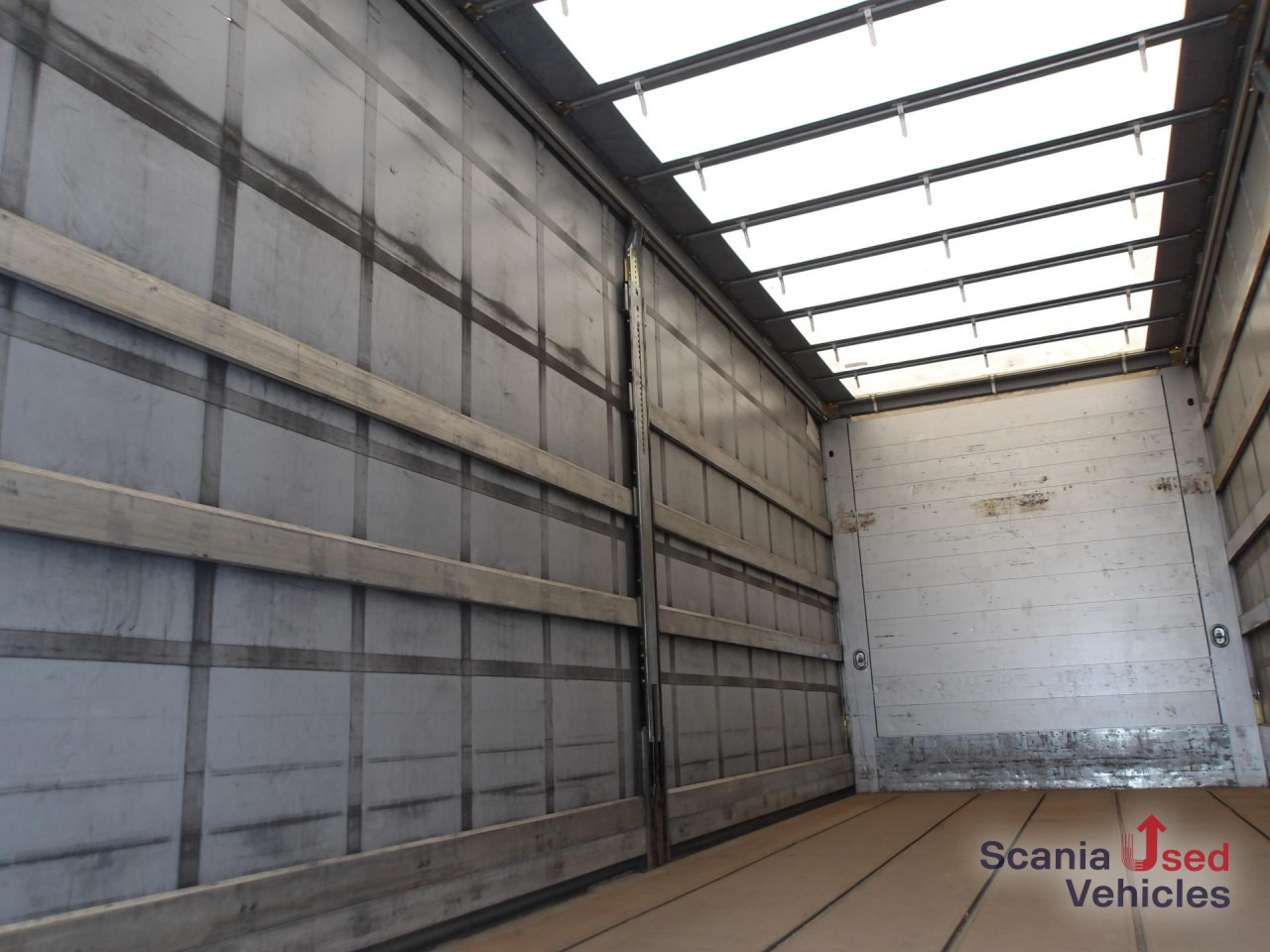 SCANIA R410 - 6x2 - CURTAINSIDER - EDSCHA - STAPLERHALT. - Curtainsider truck: picture 2 SCANIA R410 - 6x2 - CURTAINSIDER - EDSCHA - STAPLERHALT. - Curtainsider truck: picture 2