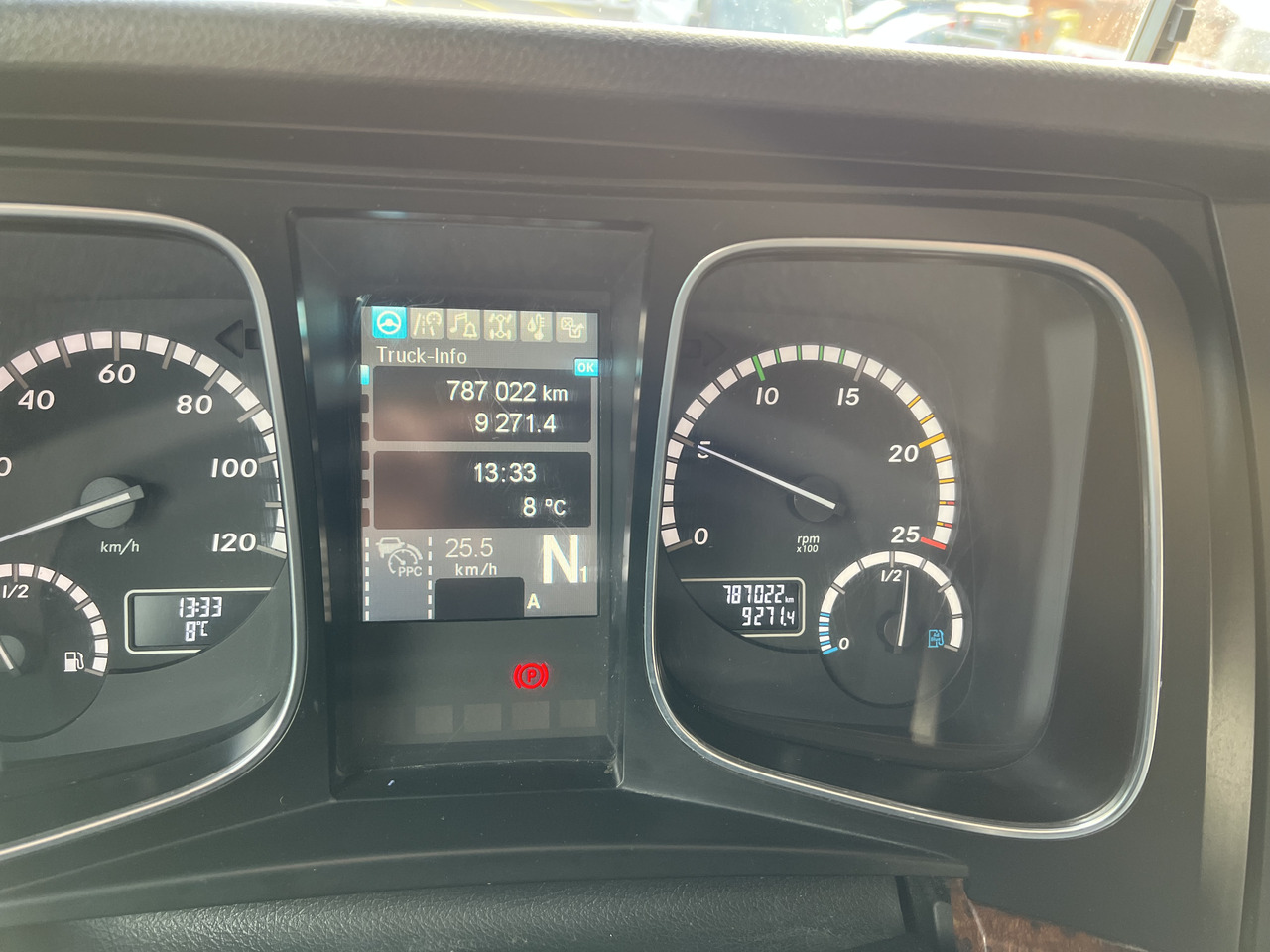 Tractor unit MERCEDES-BENZ Actros 1845 4x2, E6, Retarder: picture 10