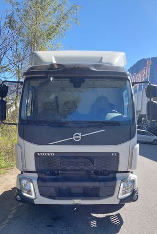 Volvo FL280 4x2, E6, Wohnwagen + 2 Pferdeplaetze Volvo FL280 4x2, E6, 7.40m Chassis, Fahrgestell - Horse truck: picture 2 Volvo FL280 4x2, E6, Wohnwagen + 2 Pferdeplaetze Volvo FL280 4x2, E6, 7.40m Chassis, Fahrgestell - Horse truck: picture 2