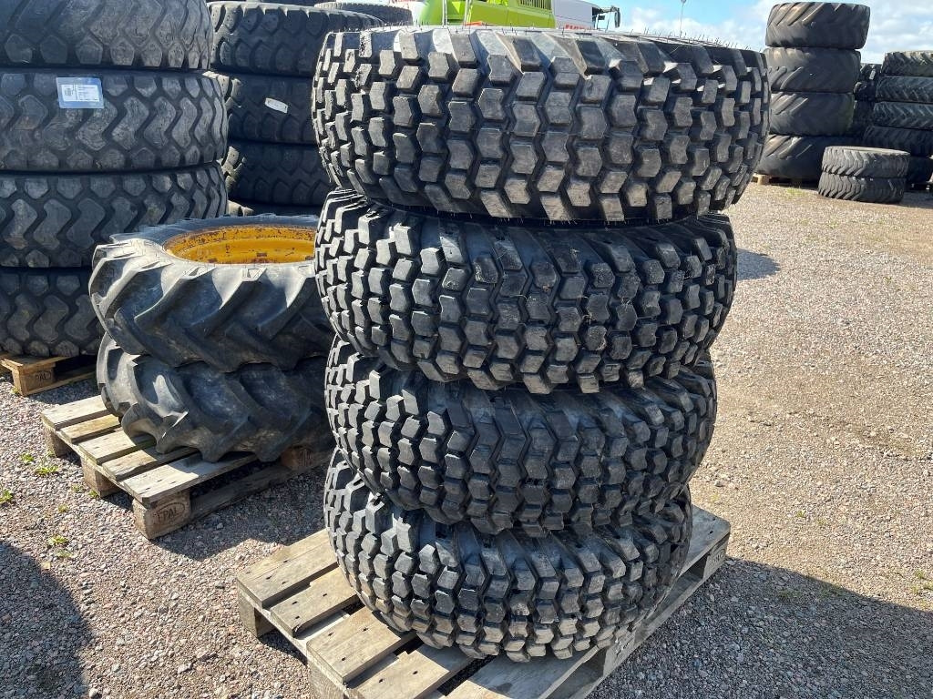 BKT 12,5/80-18 till Volvo L20 L25 - Tire for Construction machinery: picture 4 BKT 12,5/80-18 till Volvo L20 L25 - Tire for Construction machinery: picture 4