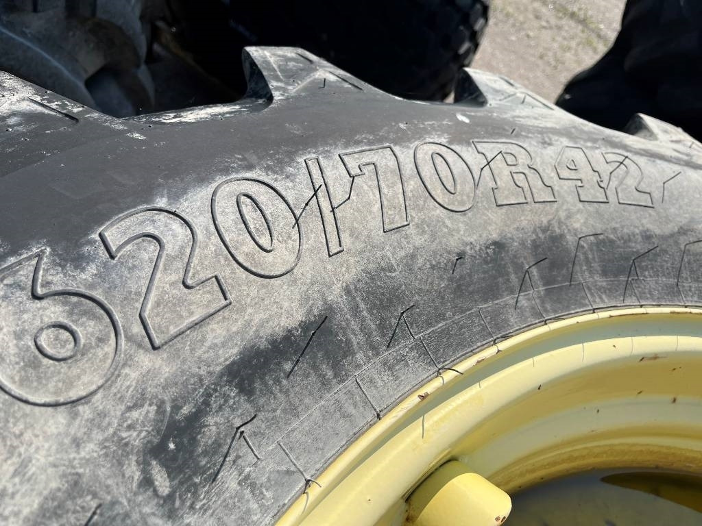 BKT 620/70R42 John Deere 7930  - Tire for Agricultural machinery: picture 5 BKT 620/70R42 John Deere 7930  - Tire for Agricultural machinery: picture 5