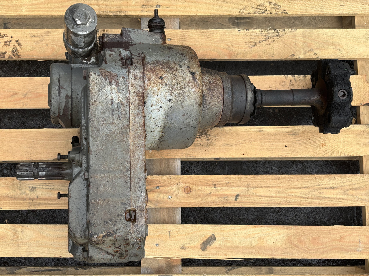 Fendt 700 712 714 716 800 818 820 COM1 COM2 Przedni WOM PTO Kompletny 716150200031 - Transmission for Agricultural machinery: picture 5 Fendt 700 712 714 716 800 818 820 COM1 COM2 Przedni WOM PTO Kompletny 716150200031 - Transmission for Agricultural machinery: picture 5