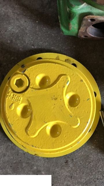 John Deere 3200 - Piasta - Wheel hub for Agricultural machinery: picture 1 John Deere 3200 - Piasta - Wheel hub for Agricultural machinery: picture 1