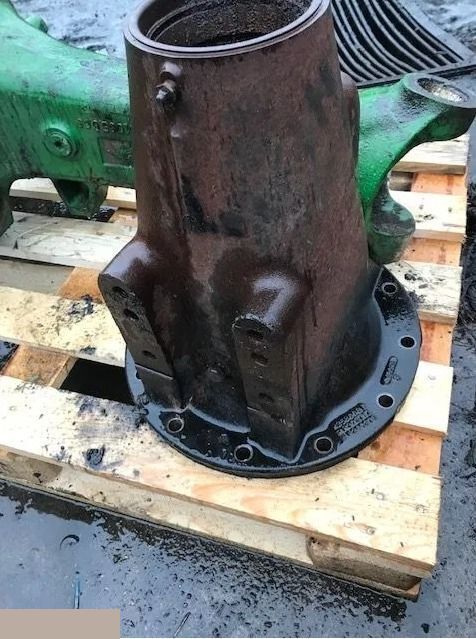 John Deere 6820 6930 - Obudowa Zwolnicy - r260215 r303117 - Final drive for Agricultural machinery: picture 1 John Deere 6820 6930 - Obudowa Zwolnicy - r260215 r303117 - Final drive for Agricultural machinery: picture 1