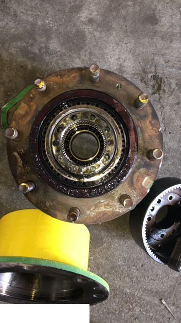 John Deere 6910 - Piasta - Wheel hub for Agricultural machinery: picture 1 John Deere 6910 - Piasta - Wheel hub for Agricultural machinery: picture 1