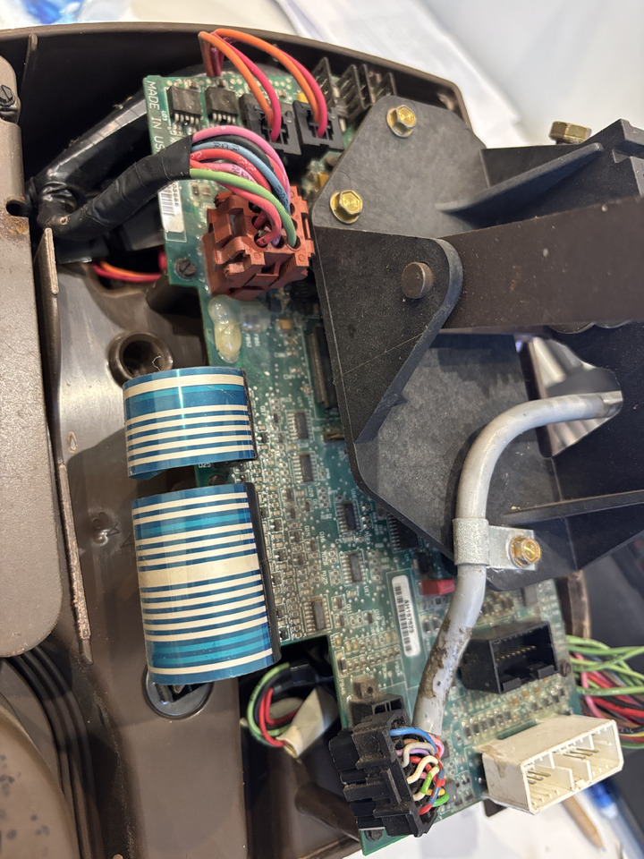 John Deere 9650 9750 STS CTS - płytka elektryczna podłokietnika AH167623 - Electrical system for Farm tractor: picture 2 John Deere 9650 9750 STS CTS - płytka elektryczna podłokietnika AH167623 - Electrical system for Farm tractor: picture 2