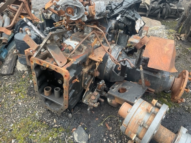 New holland T6030 - T6090 , New holland T7.140-T7.210 most napędowy Tylni , Atak mechanizm róźnicowy - Axle and parts for Agricultural machinery: picture 1 New holland T6030 - T6090 , New holland T7.140-T7.210 most napędowy Tylni , Atak mechanizm róźnicowy - Axle and parts for Agricultural machinery: picture 1