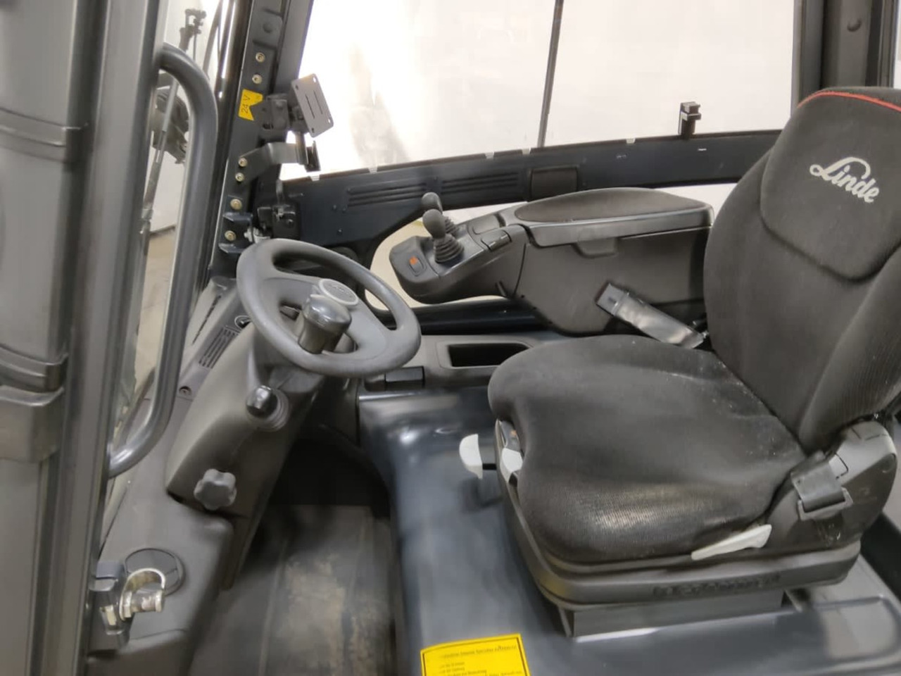 Linde E25HL-01/600 - Electric forklift: picture 4 Linde E25HL-01/600 - Electric forklift: picture 4
