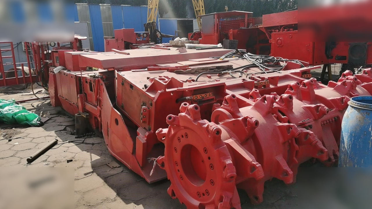 JOY 12CM15 - Mining machinery: picture 2 JOY 12CM15 - Mining machinery: picture 2