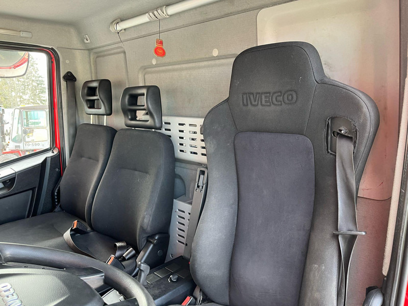 Tow truck Iveco Eurocargo 120-220L 4x2 WY 2500 / PLATFORM L=6570 mm: picture 19