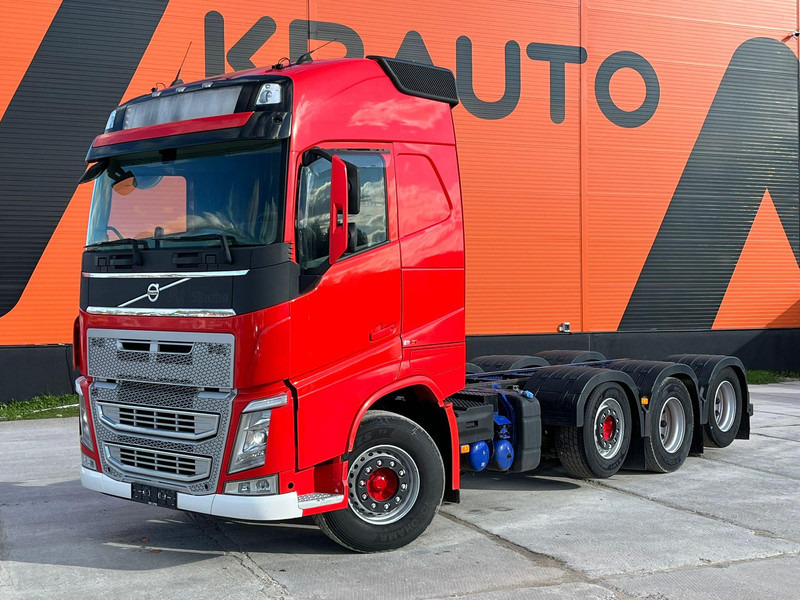 Volvo FH 540 8x2/4 RETARDER / CHASSIS L=5606 mm - Cab chassis truck: picture 1 Volvo FH 540 8x2/4 RETARDER / CHASSIS L=5606 mm - Cab chassis truck: picture 1