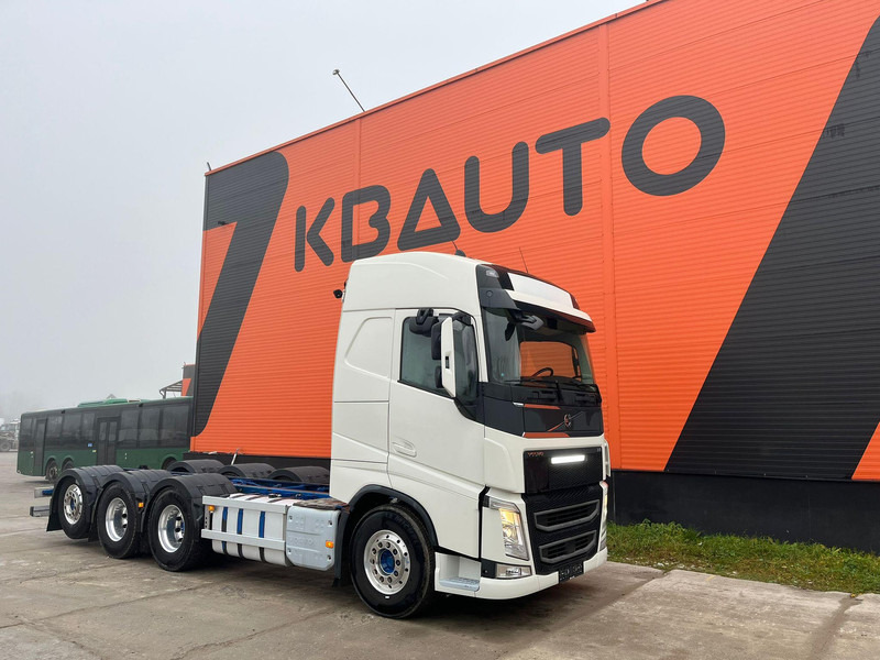 Volvo FH 540 8x4*4 CHASSIS L=7137 mm - Cab chassis truck: picture 4 Volvo FH 540 8x4*4 CHASSIS L=7137 mm - Cab chassis truck: picture 4