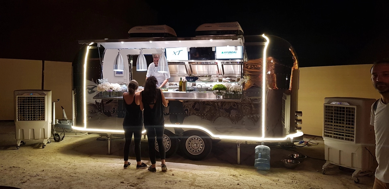 ERZODA Catering Trailer | Food Truck | Concession trailer | Food Trailers | catering truck | Kitchen Trailer - Vending trailer: picture 3 ERZODA Catering Trailer | Food Truck | Concession trailer | Food Trailers | catering truck | Kitchen Trailer - Vending trailer: picture 3