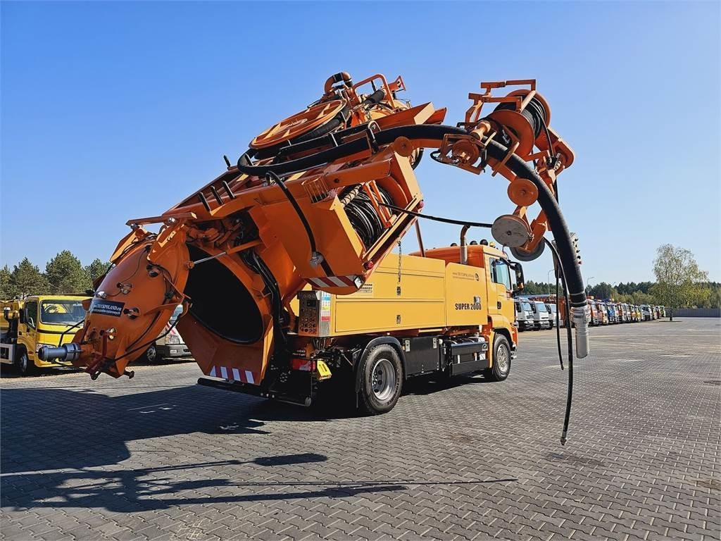 MAN SUPER 2000 4x2 WUKO RECYKLING for collecting liqui - Vacuum truck: picture 1 MAN SUPER 2000 4x2 WUKO RECYKLING for collecting liqui - Vacuum truck: picture 1