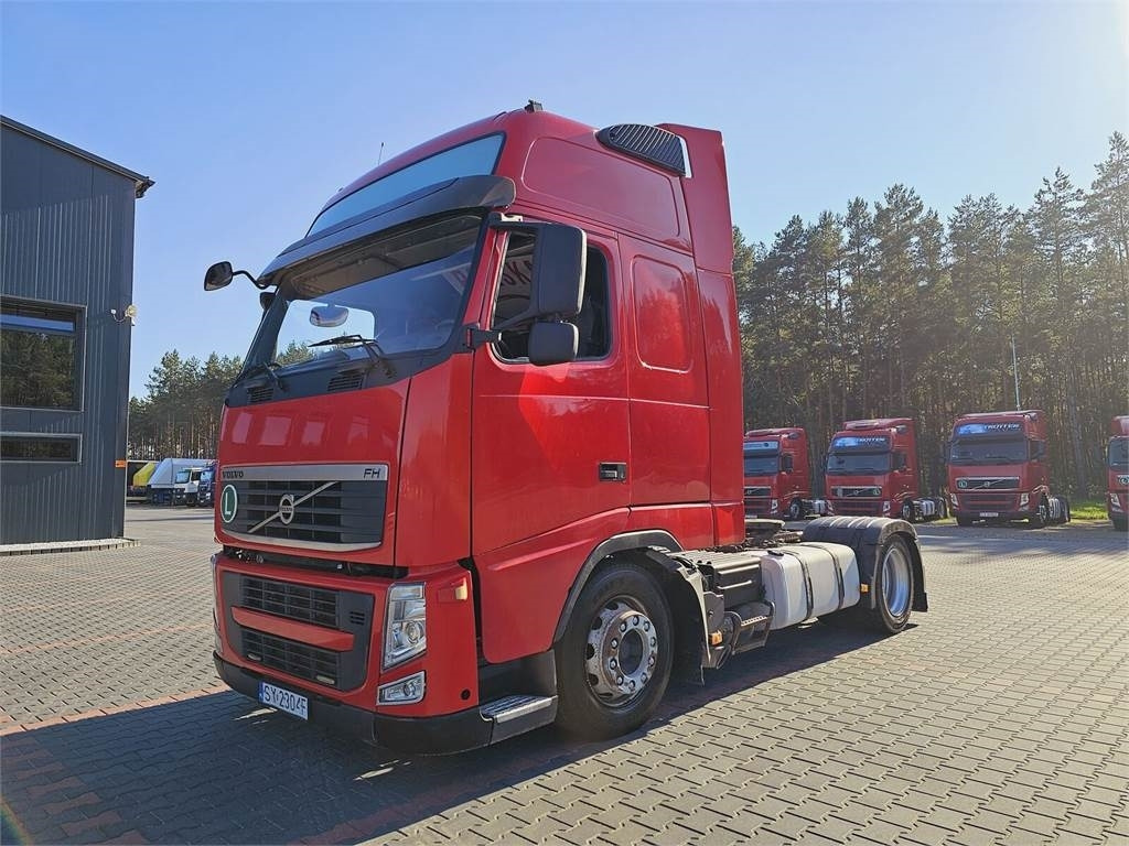 Volvo FH13 XXL MANUAL 420 EURO 5 2011 r MEGA LOW DECK  - Tractor unit: picture 2 Volvo FH13 XXL MANUAL 420 EURO 5 2011 r MEGA LOW DECK  - Tractor unit: picture 2
