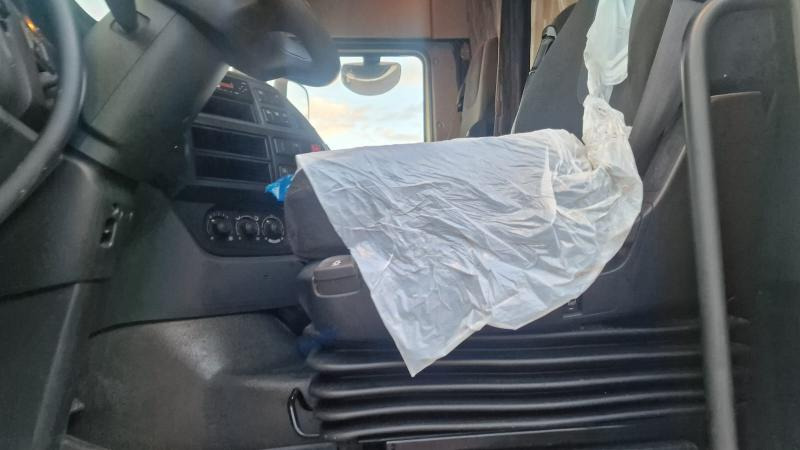 Tractor unit DAF XF 480: picture 9