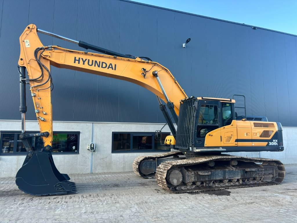 Hyundai HX300L -- HX 300 L - Crawler excavator: picture 1 Hyundai HX300L -- HX 300 L - Crawler excavator: picture 1