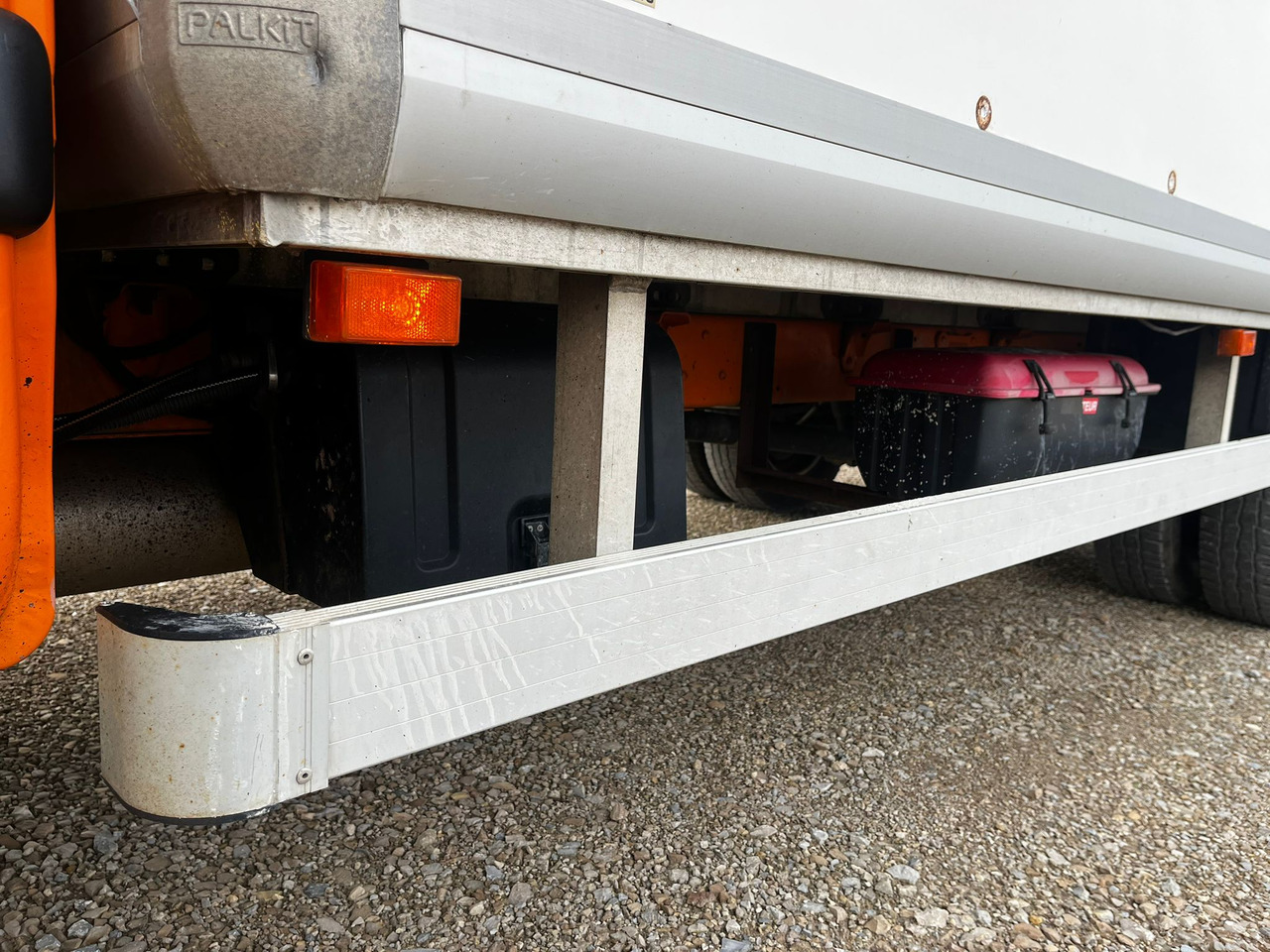 Box truck RENAULT Mascott DCI 160 CAISSE + HAYON: picture 22 Box truck RENAULT Mascott DCI 160 CAISSE + HAYON: picture 22