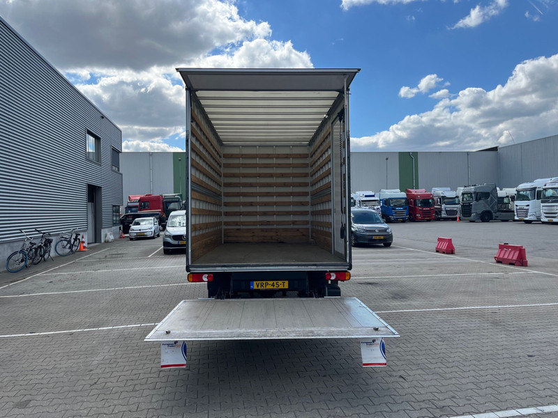 Mercedes-Benz Sprinter 515 1.9 CDI / Box 4.4 mtr / Laadklep / Zijdeur - Box van: picture 5 Mercedes-Benz Sprinter 515 1.9 CDI / Box 4.4 mtr / Laadklep / Zijdeur - Box van: picture 5