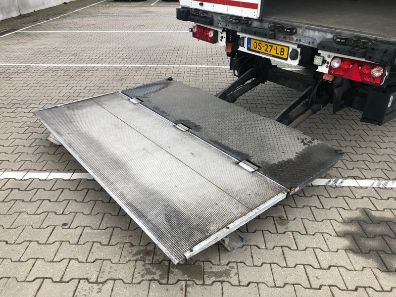 Schmitz Cargobull SCB S3B / Box Trailer / Loadlift 2000 kg / APK TUV 12-26 - Closed box semi-trailer: picture 5 Schmitz Cargobull SCB S3B / Box Trailer / Loadlift 2000 kg / APK TUV 12-26 - Closed box semi-trailer: picture 5