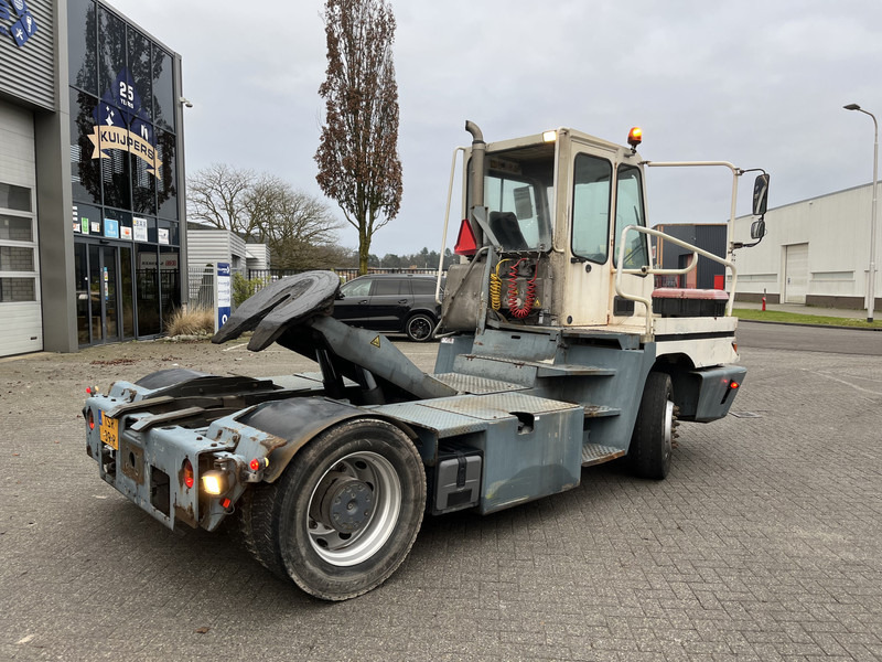Terberg YT 182 / Cummins - Allison / Hefschotel / 2007 - Tractor unit: picture 2 Terberg YT 182 / Cummins - Allison / Hefschotel / 2007 - Tractor unit: picture 2