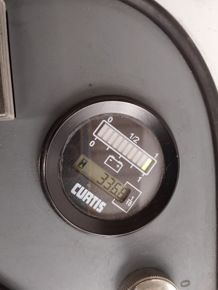 DULEVO 1100 EH - Industrial sweeper: picture 3 DULEVO 1100 EH - Industrial sweeper: picture 3