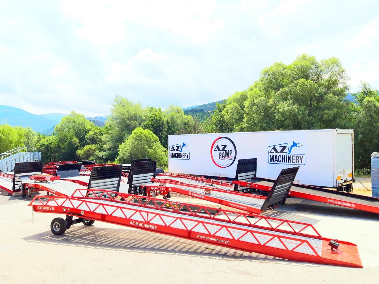**RENTAL** AZ RAMP-EASY XL-8 . Mobil Loading Ramp WIDE With Level Off, 8 t Capacity - Loading ramp: picture 5 **RENTAL** AZ RAMP-EASY XL-8 . Mobil Loading Ramp WIDE With Level Off, 8 t Capacity - Loading ramp: picture 5