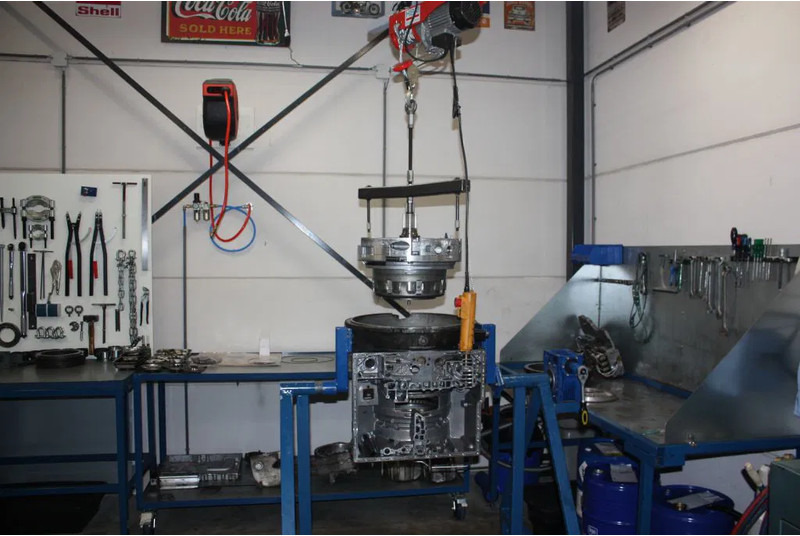 ZF 5HP502C, 5HP592C, 5HP602C, 5HP504C, 5HP594C, 5HP604C - Gearbox: picture 2 ZF 5HP502C, 5HP592C, 5HP602C, 5HP504C, 5HP594C, 5HP604C - Gearbox: picture 2