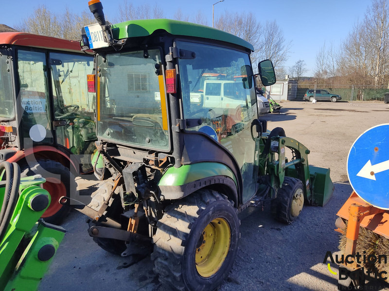 John Deere 2026R - Farm tractor: picture 4 John Deere 2026R - Farm tractor: picture 4