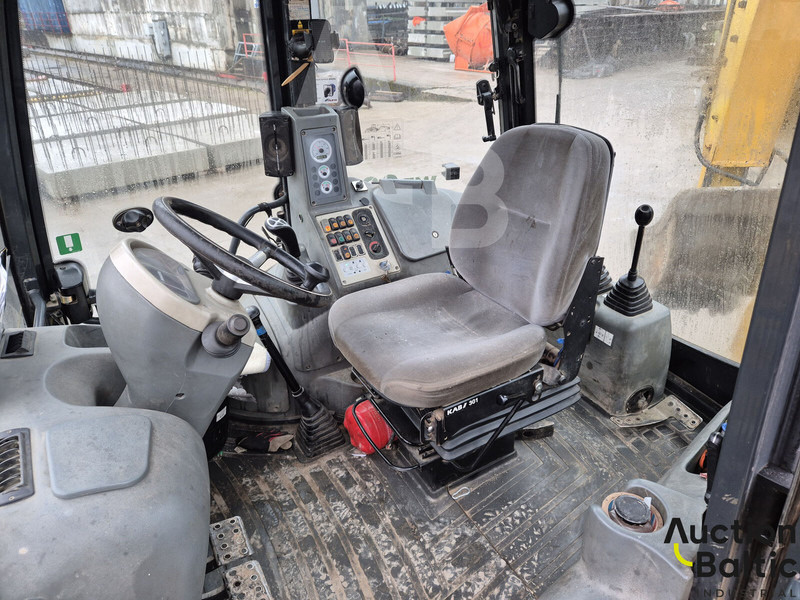 Komatsu WB93S-5 - Backhoe loader: picture 5 Komatsu WB93S-5 - Backhoe loader: picture 5