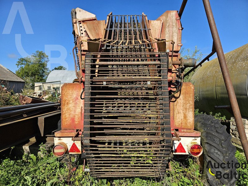 TIM Sugar beet harvester (Cukrinių runkelių kombainas) - Combine harvester: picture 3 TIM Sugar beet harvester (Cukrinių runkelių kombainas) - Combine harvester: picture 3